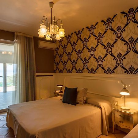 Hotel Maximilian บาร์โดลิโน ห้อง รูปภาพ