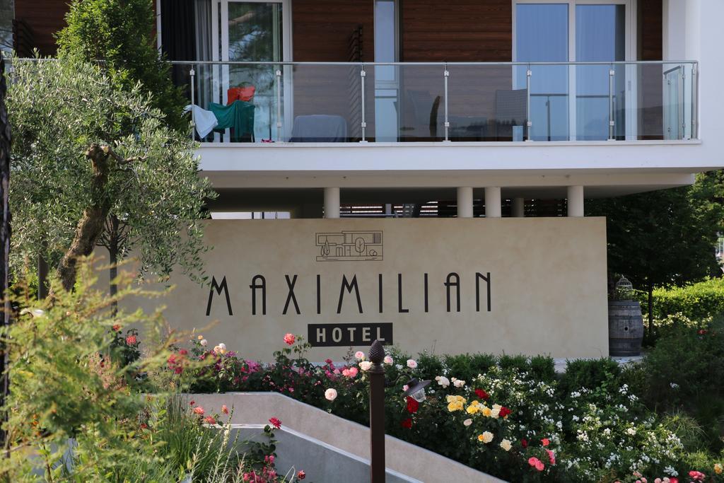 Hotel Maximilian บาร์โดลิโน ภายนอก รูปภาพ
