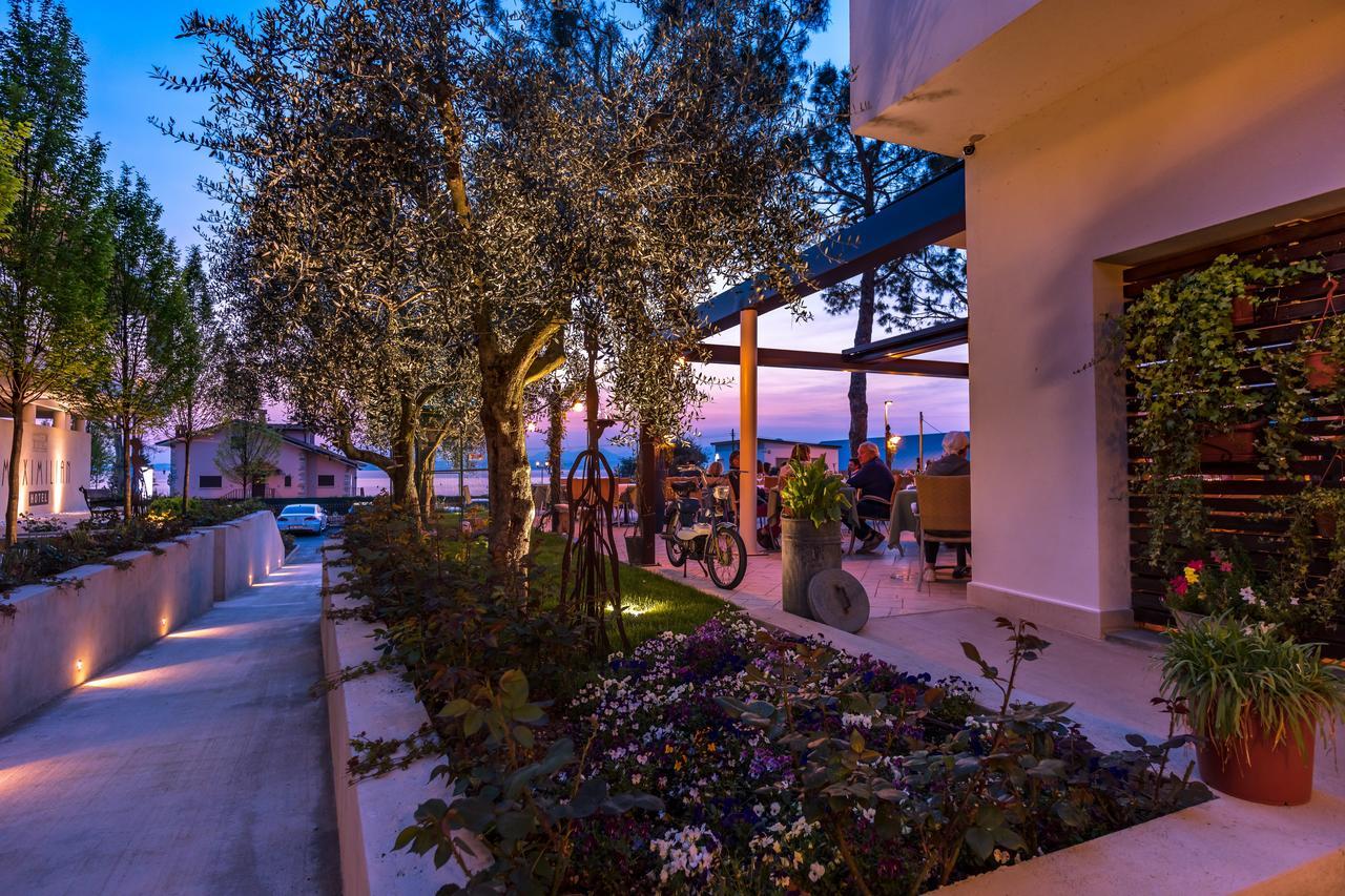 Hotel Maximilian บาร์โดลิโน ภายนอก รูปภาพ